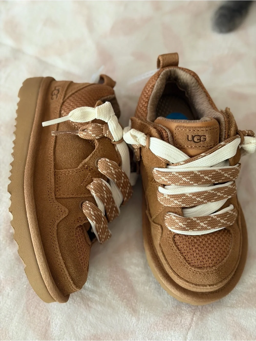 UGG Kids Chestnut Brown Lace-Up Sneakers with White Laces
